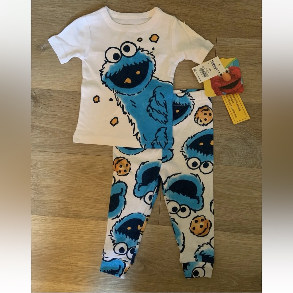 (NWT) Sesame Street Boy’s Size 18 Months Adorable Cookie Monster Pajama Set